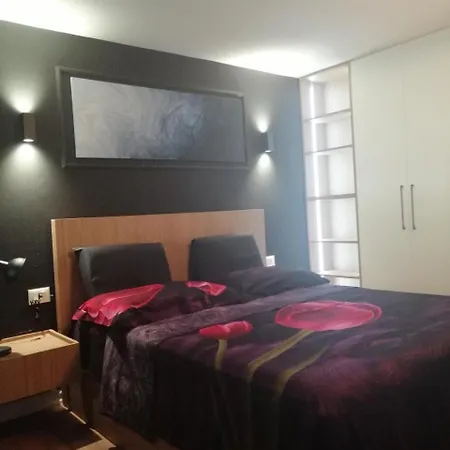 아파트 Habitapt Center 티라나